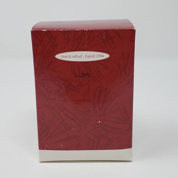 1994 Hallmark Sister Holiday Christmas Handcrafted Keepsake Ornament - Picture 3 of 10